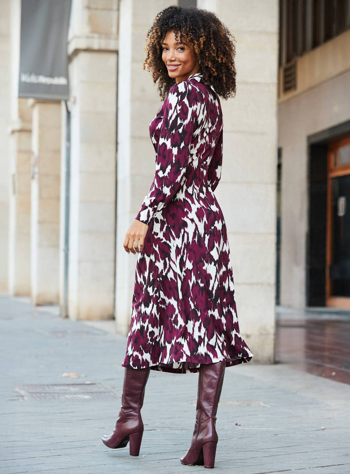 SOSANDAR Burgundy Floral Print Twist Front Shirt Dress 12 - Image 4